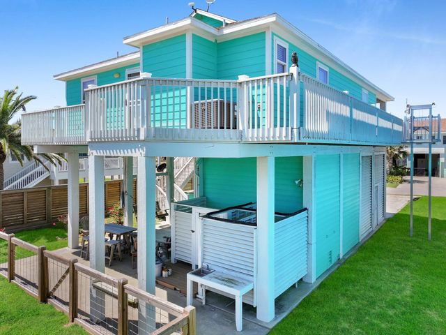 930 Eastview, Crystal Beach, TX 77650