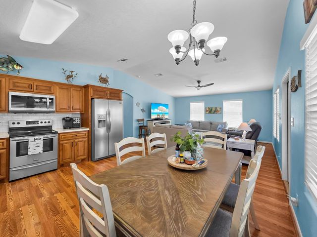 930 Eastview, Crystal Beach, TX 77650