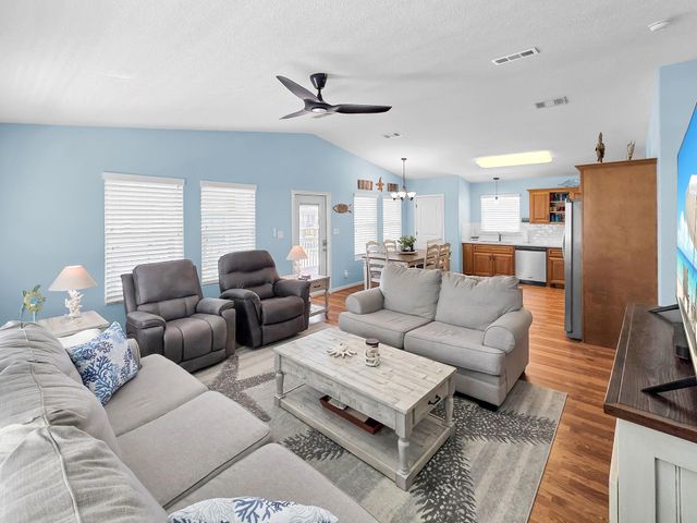 930 Eastview, Crystal Beach, TX 77650