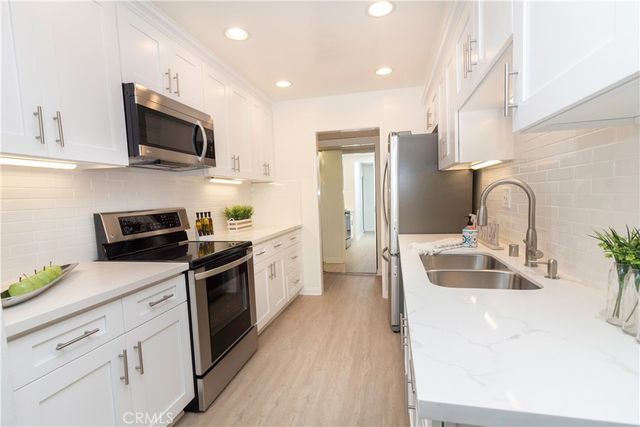 5412 Lindley Avenue 117, Encino, CA 91316
