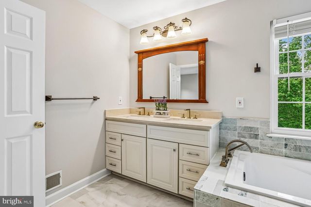 11603 SENECA FOREST CIR, Germantown, MD 20876