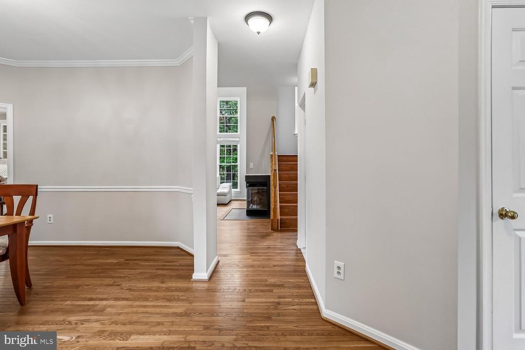 Image 11 of property listing at 11603 SENECA FOREST CIR, Germantown, MD 20876
