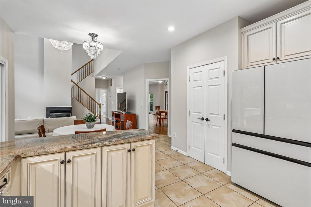 Image 13 of property listing at 11603 SENECA FOREST CIR, Germantown, MD 20876