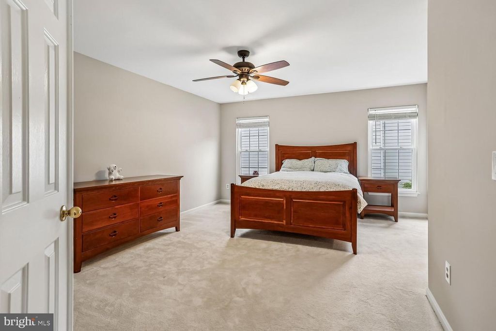 Image 24 of property listing at 11603 SENECA FOREST CIR, Germantown, MD 20876