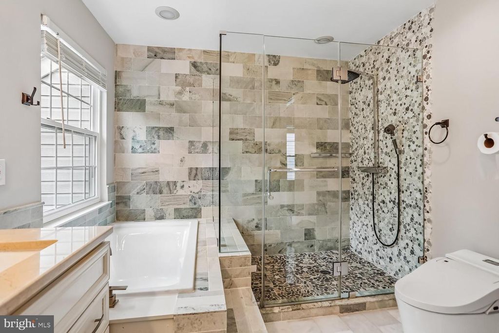 Image 30 of property listing at 11603 SENECA FOREST CIR, Germantown, MD 20876