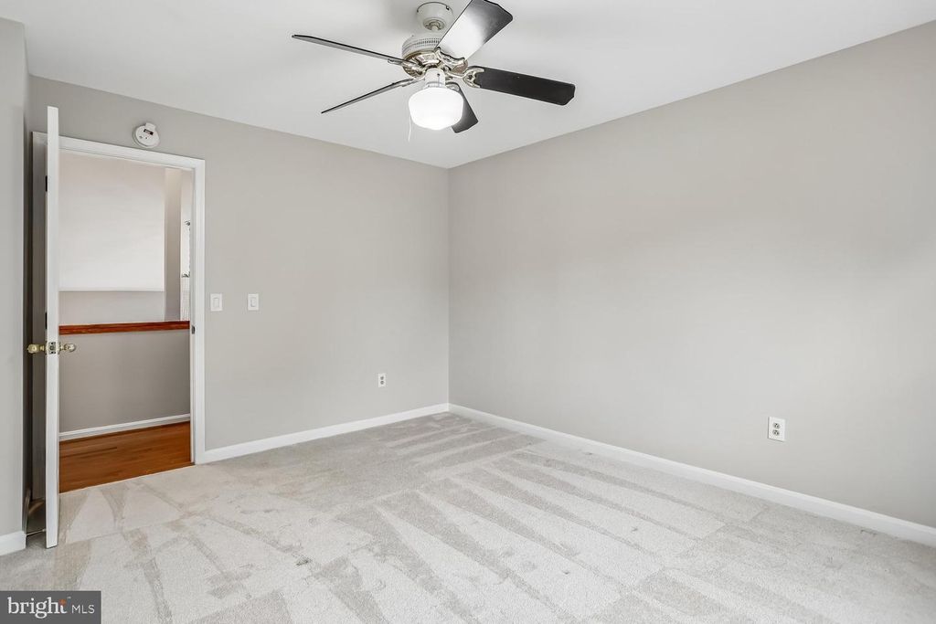 Image 32 of property listing at 11603 SENECA FOREST CIR, Germantown, MD 20876