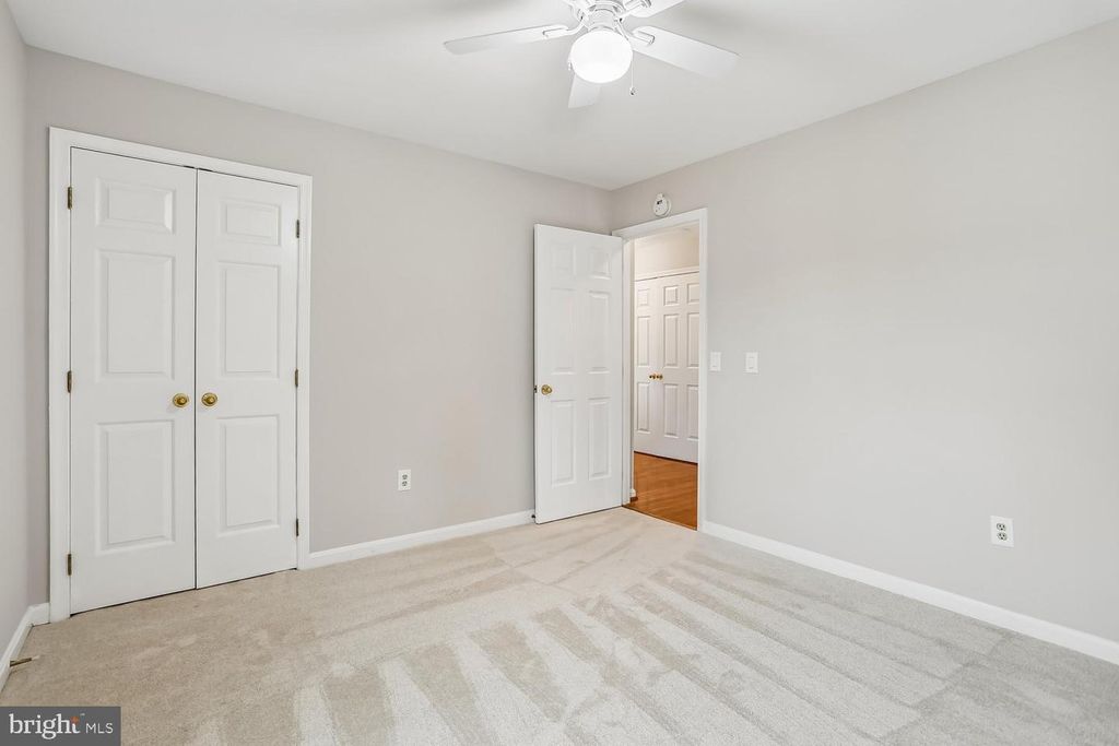 Image 36 of property listing at 11603 SENECA FOREST CIR, Germantown, MD 20876