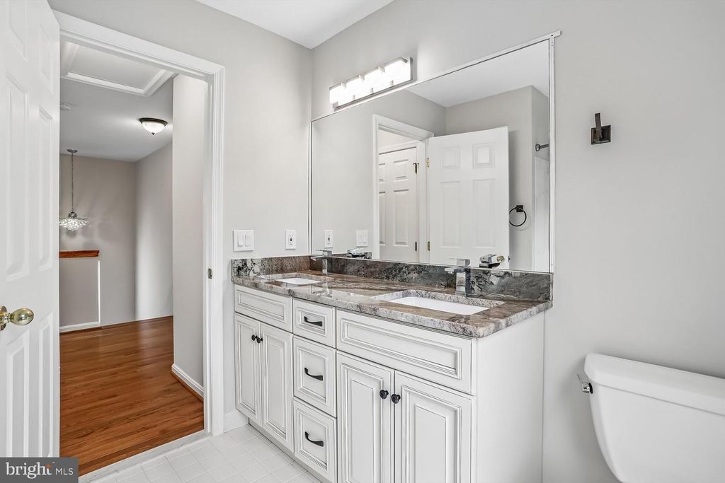 Image 37 of property listing at 11603 SENECA FOREST CIR, Germantown, MD 20876