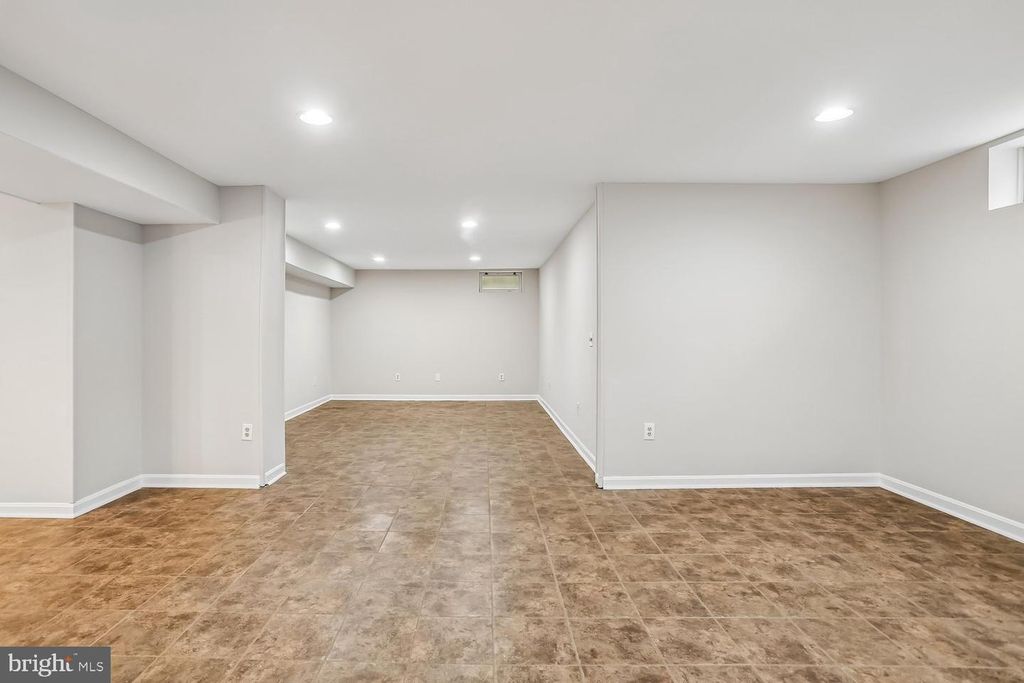 Image 42 of property listing at 11603 SENECA FOREST CIR, Germantown, MD 20876