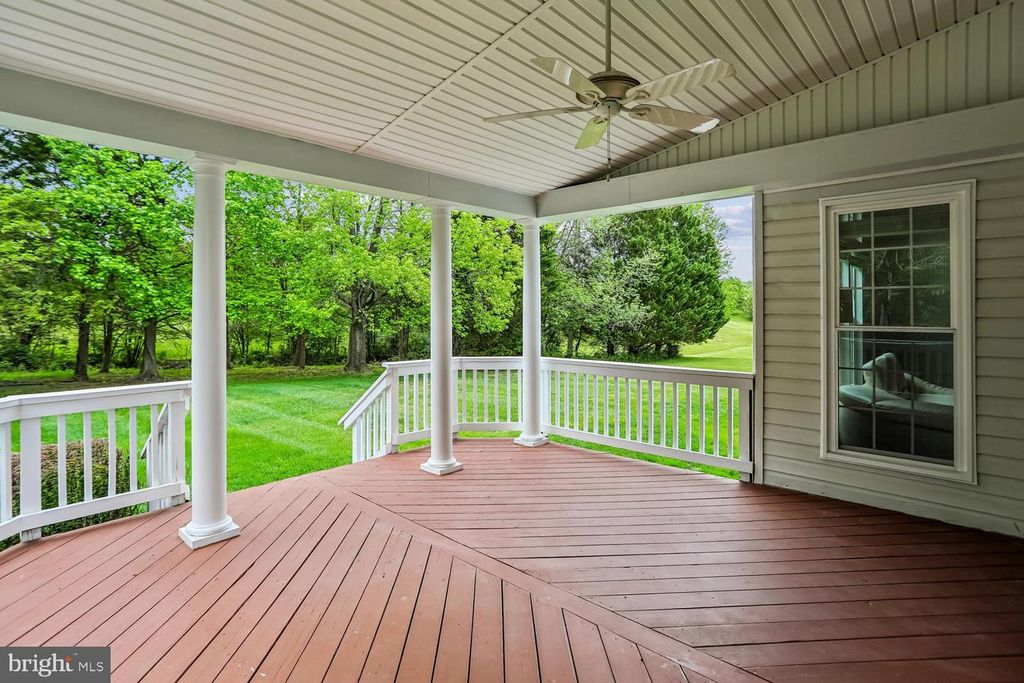 Image 45 of property listing at 11603 SENECA FOREST CIR, Germantown, MD 20876