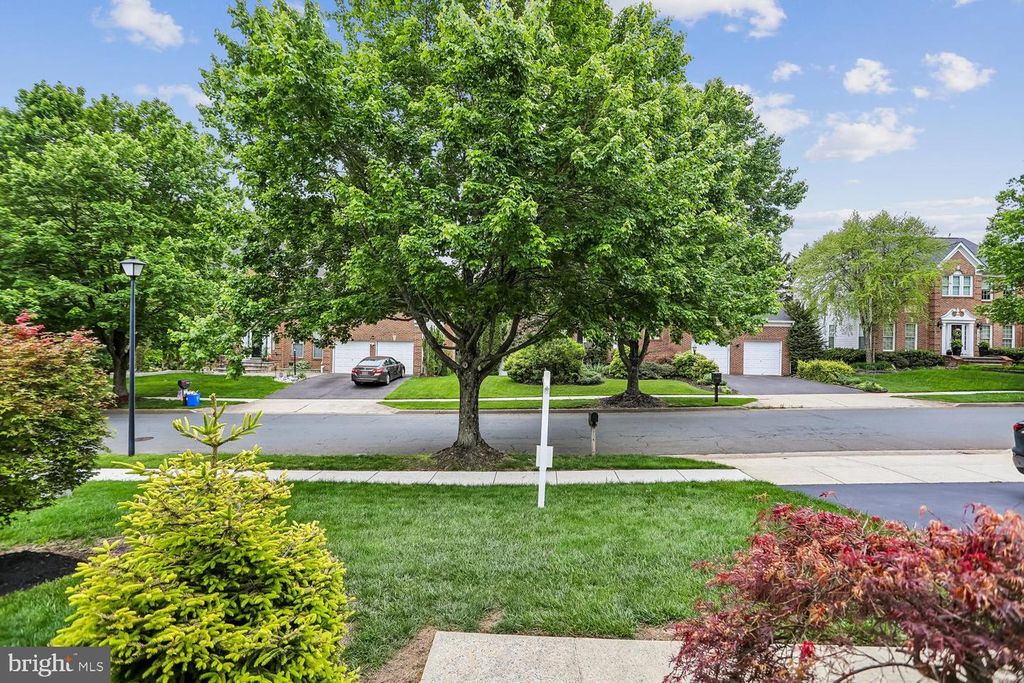 Image 50 of property listing at 11603 SENECA FOREST CIR, Germantown, MD 20876