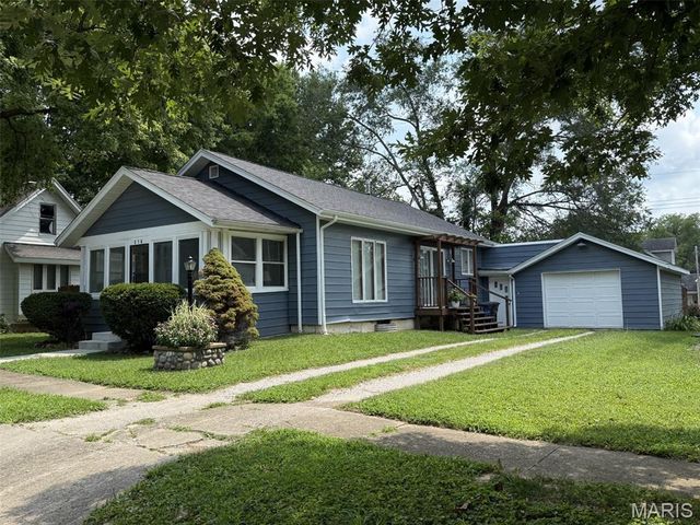516 E South Avenue, Greenville, IL 62246