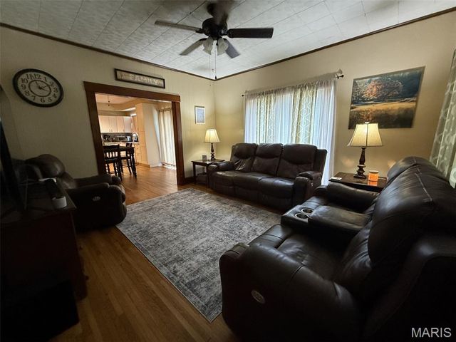 516 E South Avenue, Greenville, IL 62246