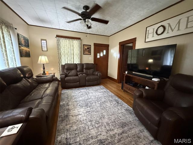 516 E South Avenue, Greenville, IL 62246