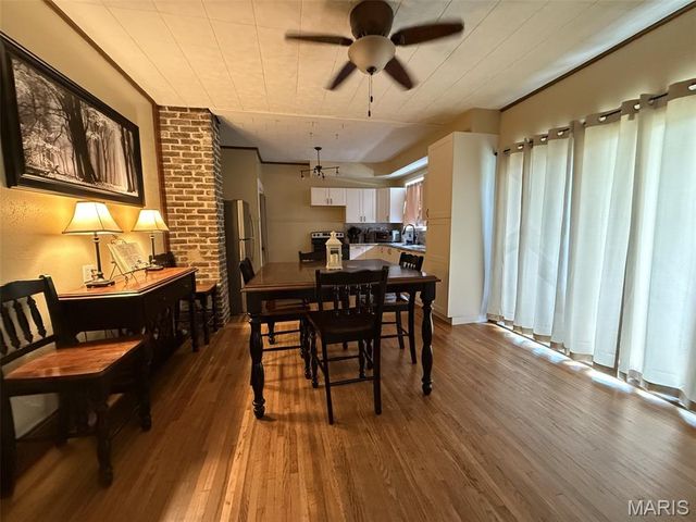 516 E South Avenue, Greenville, IL 62246