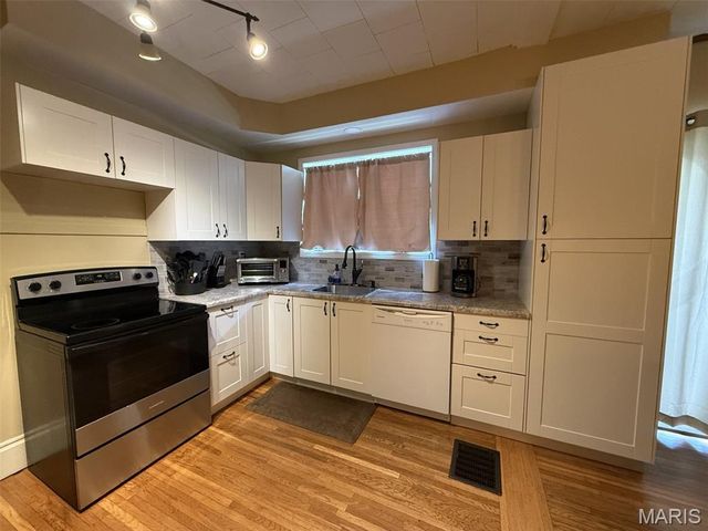 516 E South Avenue, Greenville, IL 62246