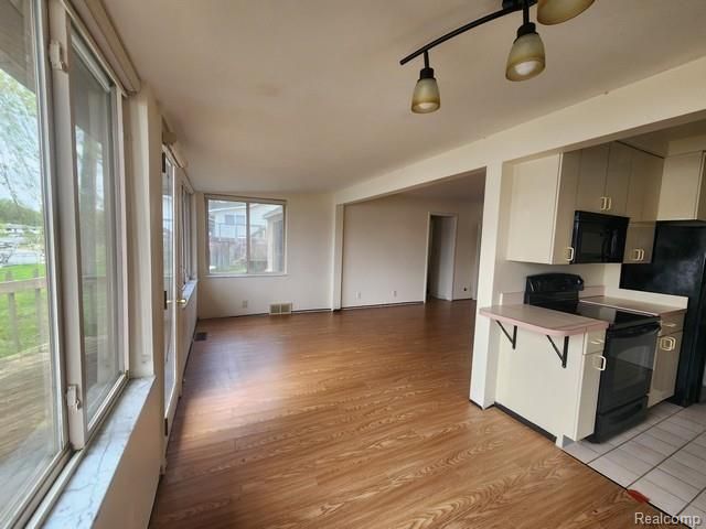 9125 Clinton Street, Holly, MI 48442
