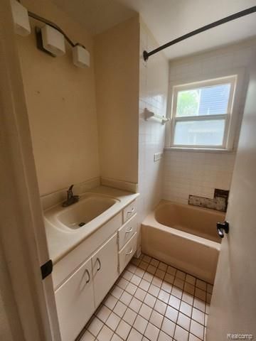 9125 Clinton Street, Holly, MI 48442