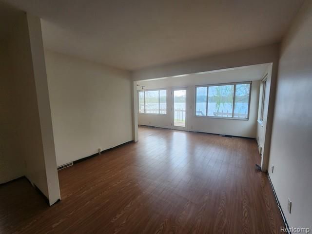 9125 Clinton Street, Holly, MI 48442