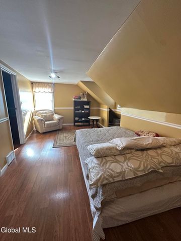 6 Elliott Avenue, Schenectady, NY 12304