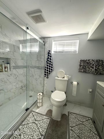 6 Elliott Avenue, Schenectady, NY 12304