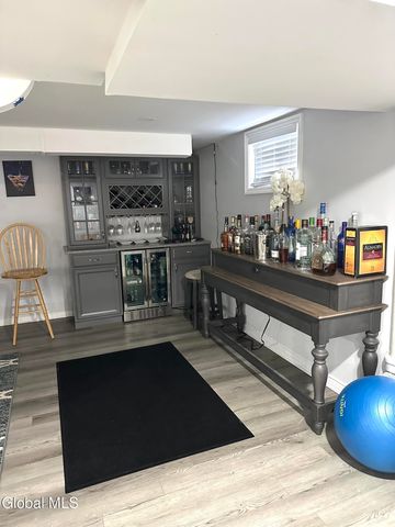 6 Elliott Avenue, Schenectady, NY 12304