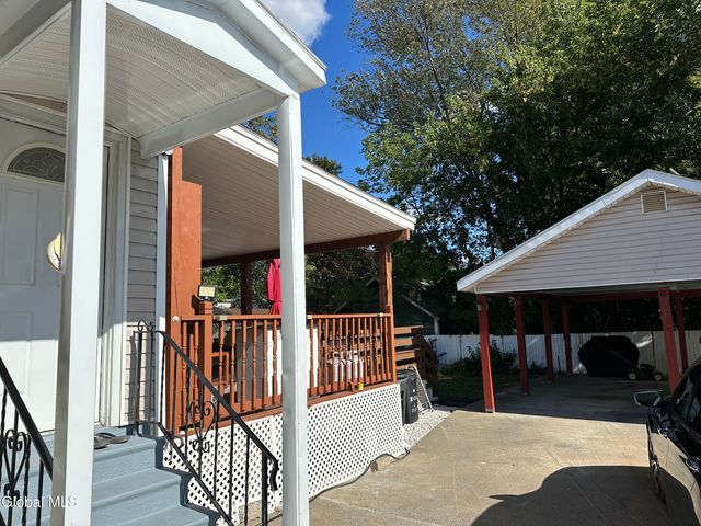 6 Elliott Avenue, Schenectady, NY 12304