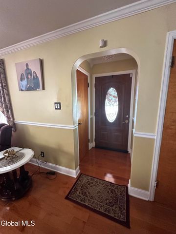 6 Elliott Avenue, Schenectady, NY 12304