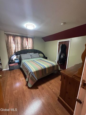 6 Elliott Avenue, Schenectady, NY 12304