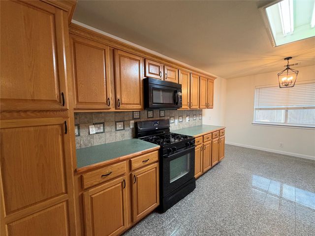 512 Tobin DR, Buda, TX 78610