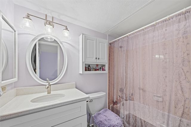 1017 Lesa Lane, Garland, TX 75042