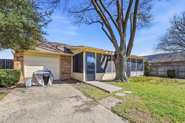 1017 Lesa Lane, Garland, TX 75042