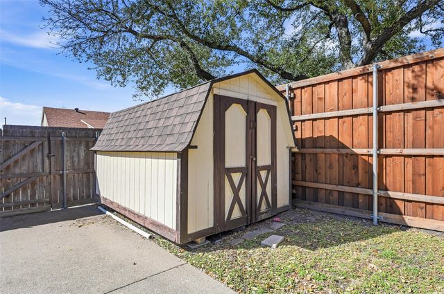 1017 Lesa Lane, Garland, TX 75042