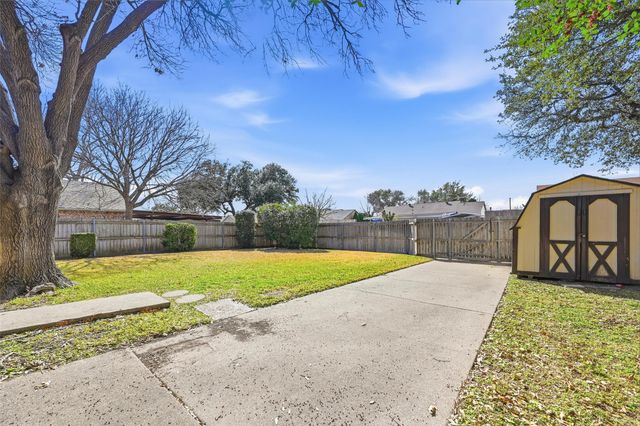 1017 Lesa Lane, Garland, TX 75042