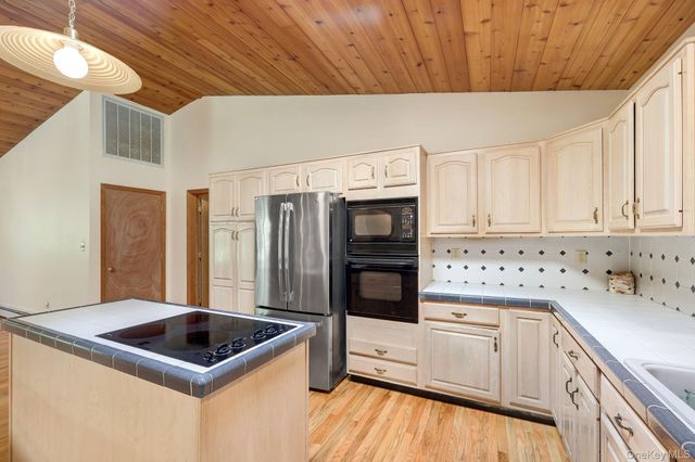 1169 Ridgebury Road, New Hampton, NY 10958