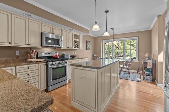 1554 Orchard LANE, Lake Geneva, WI 53147