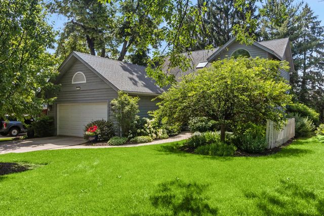 1554 Orchard LANE, Lake Geneva, WI 53147