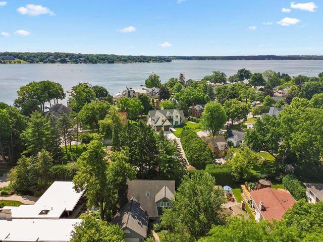 1554 Orchard LANE, Lake Geneva, WI 53147