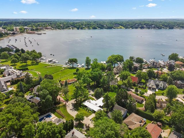 1554 Orchard LANE, Lake Geneva, WI 53147