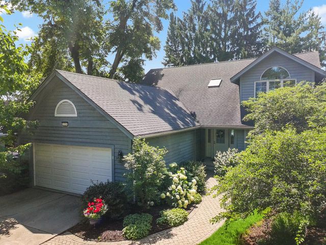 1554 Orchard LANE, Lake Geneva, WI 53147