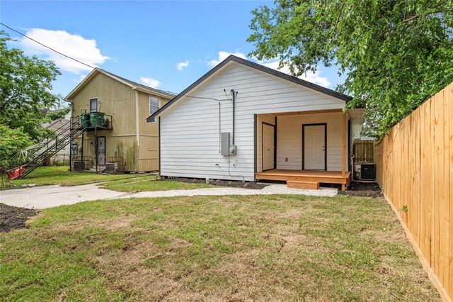2811 Winbern Street, Houston, TX 77004
