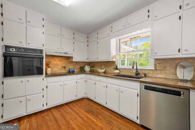 1458 Country Squire Drive, Decatur, GA 30033