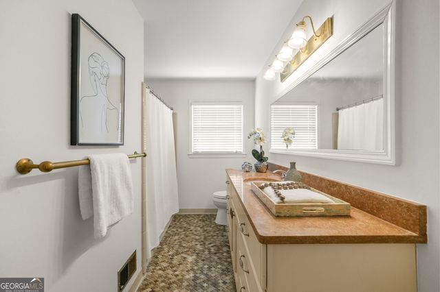 1458 Country Squire Drive, Decatur, GA 30033