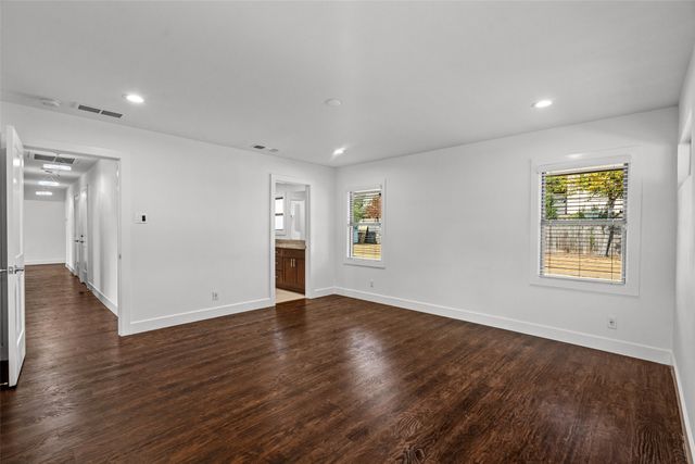 6207 Royal Lane, Dallas, TX 75230