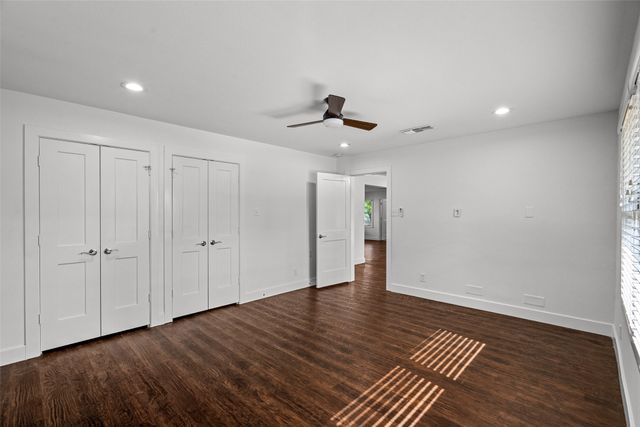 6207 Royal Lane, Dallas, TX 75230