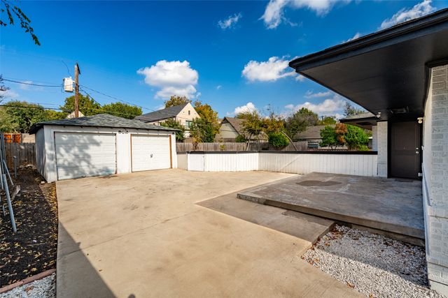 6207 Royal Lane, Dallas, TX 75230