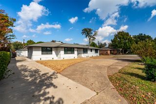 6207 Royal Lane, Dallas, TX 75230