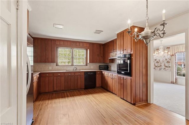 698 Lichfield Road, Winston-salem, NC 27104