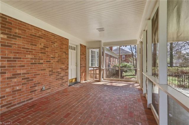 698 Lichfield Road, Winston-salem, NC 27104