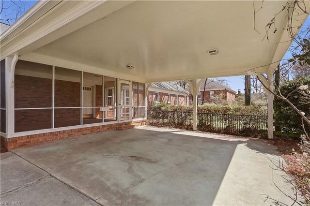 698 Lichfield Road, Winston-salem, NC 27104